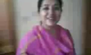 18 বছর বয়সী প্লাটিন ...