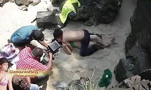 স্বর্ণকেশী, সুন্দরী  ...