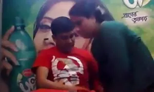 রুক্ষ ডগী-স্টাইল প্র ...