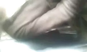 18 বছর বয়সী মহিলা ছ ...