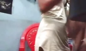 স্বর্ণকেশী চেষ্টা লি ...
